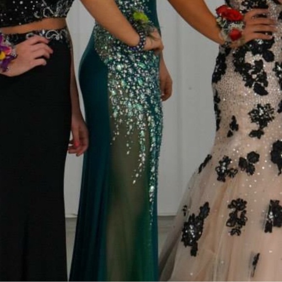 JOOY Couture Green Satin Gown with Beaded Detai - Picture 13 of 16